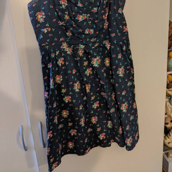 American Eagle floral print sun dress. - Picture 4 of 4